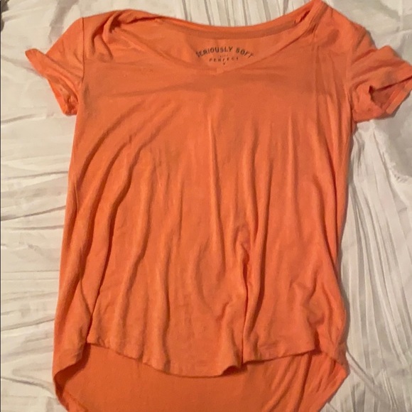 Peach colored V neck - Picture 1 of 1